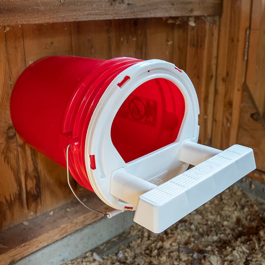 Happy Hen Nesting Bucket Kit